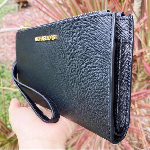 NWT💕 Gaby’sBags💕Michael Kors Large Wristlet - Picture 2 of 4